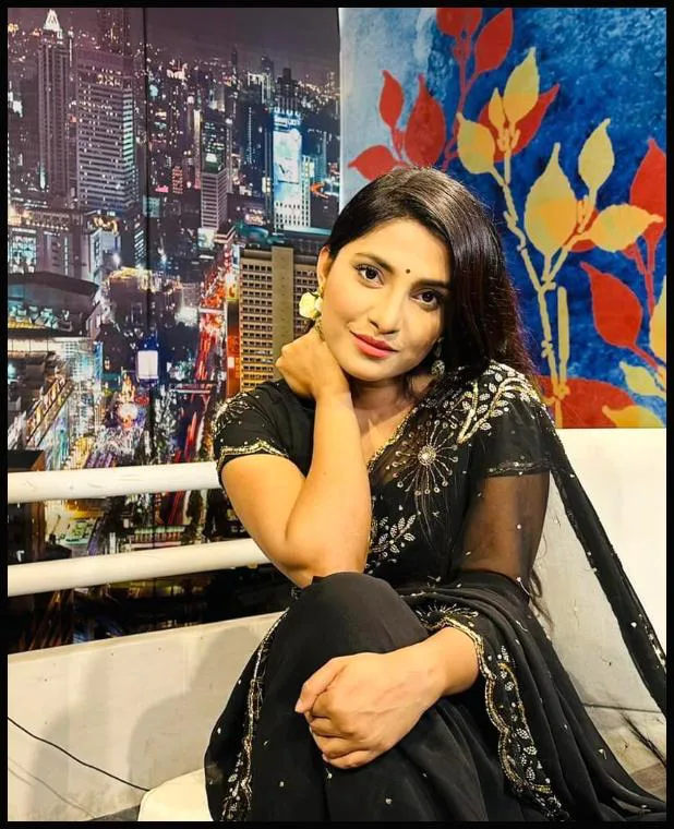 Saima Smrity in sari